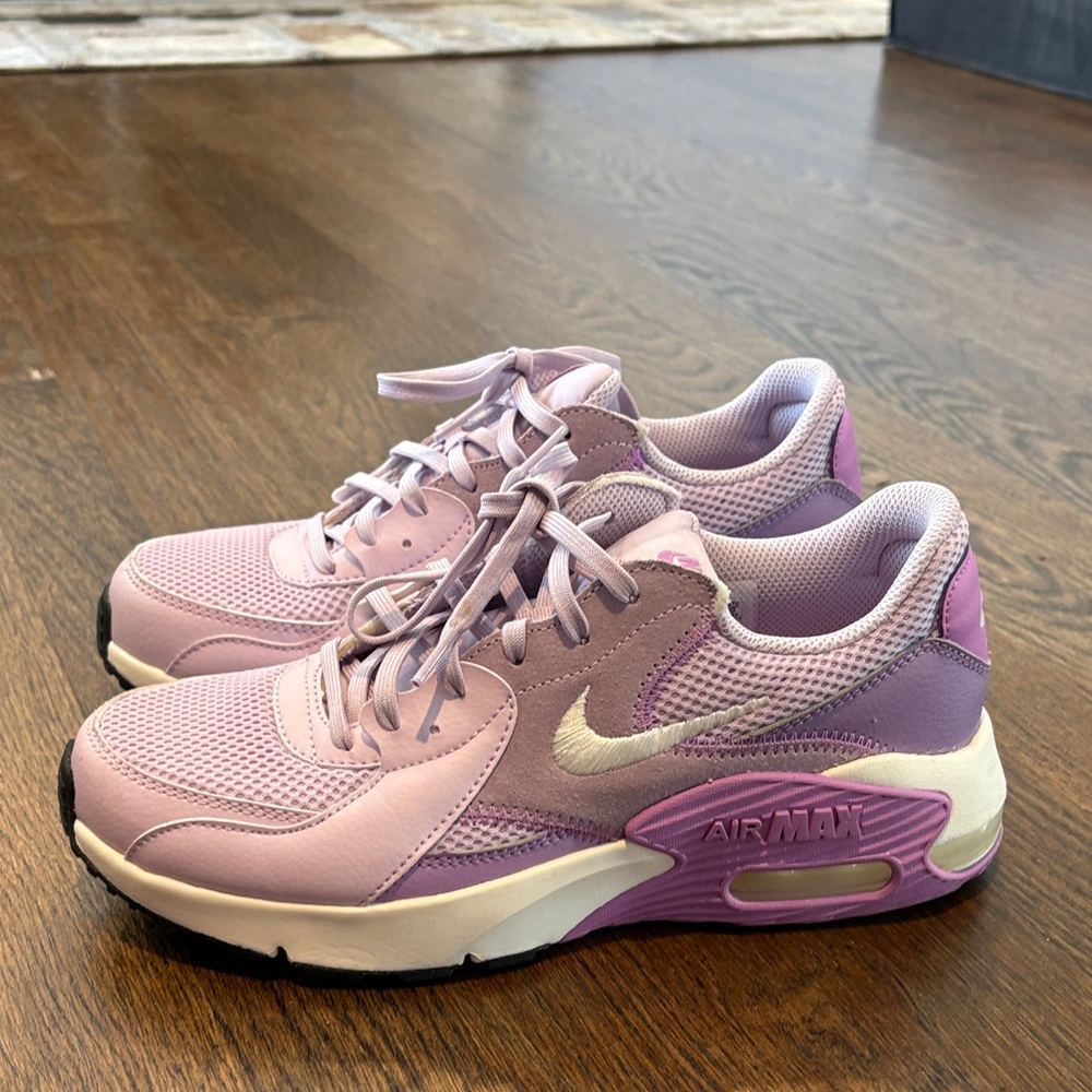 NIKE Air max excee 

Doll/violet Star/Fuchsia Glow/ Sail